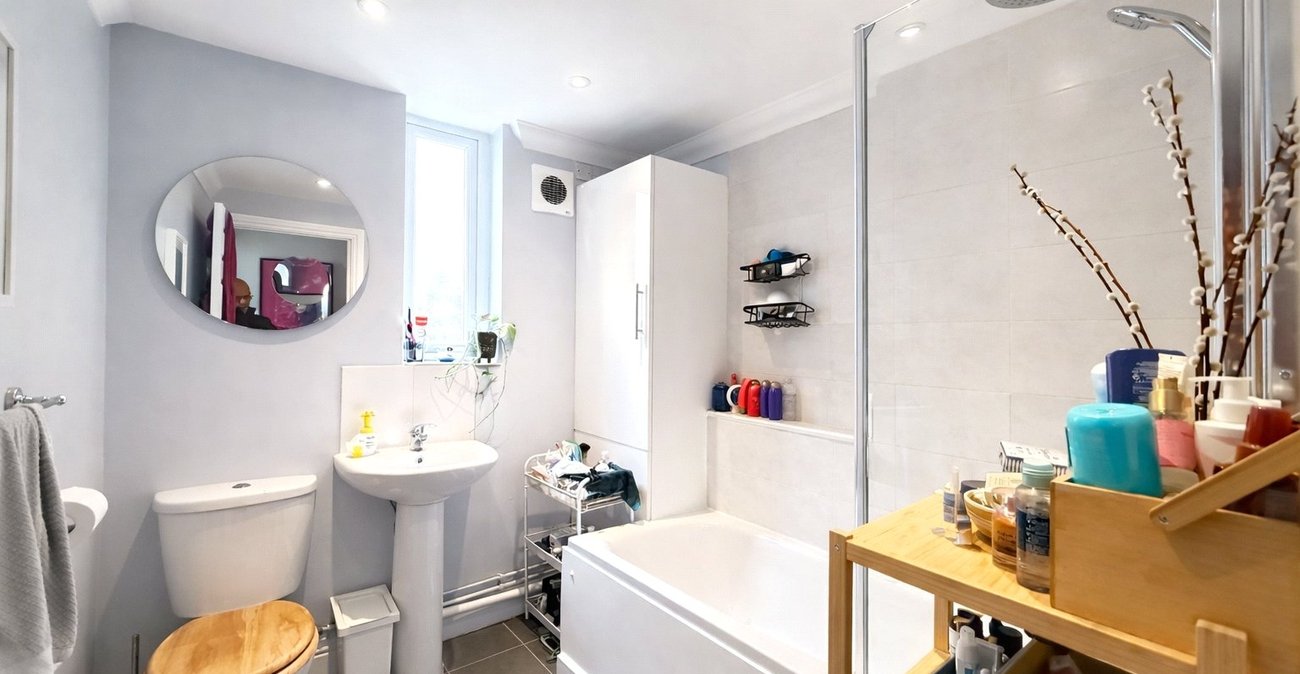 2 bedroom property for sale in Lewisham | Robinson Jackson
