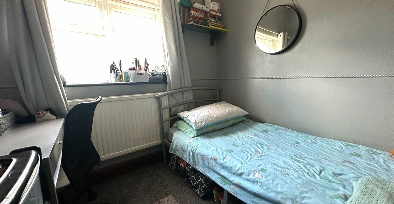 3 bedroom house for sale in London | Robinson Jackson