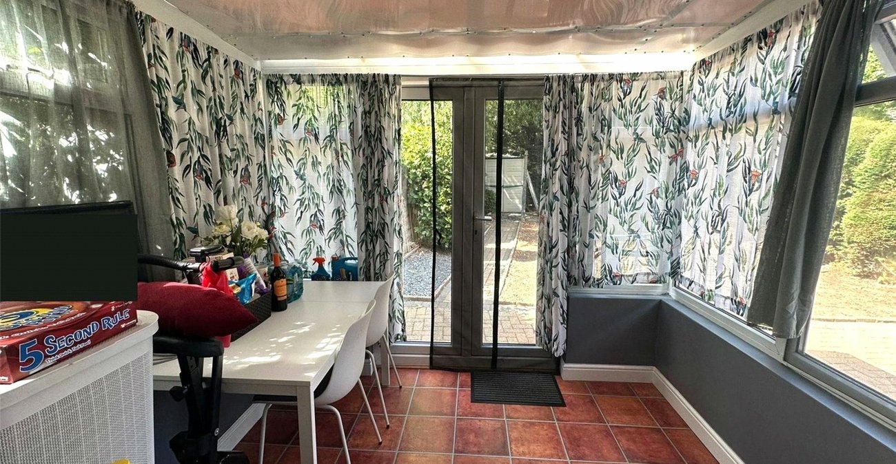 3 bedroom house for sale in London | Robinson Jackson