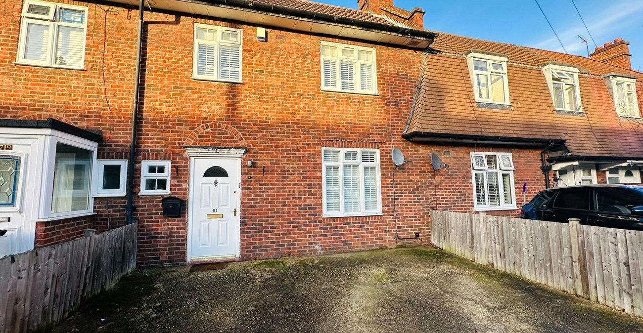 2 bedroom house for sale in London | Robinson Jackson