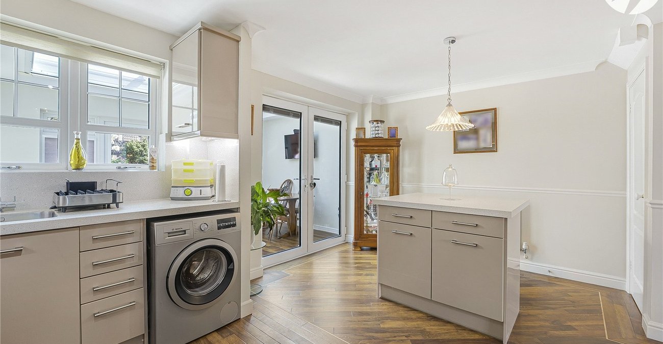 3 bedroom house for sale in Swanscombe | Robinson Jackson