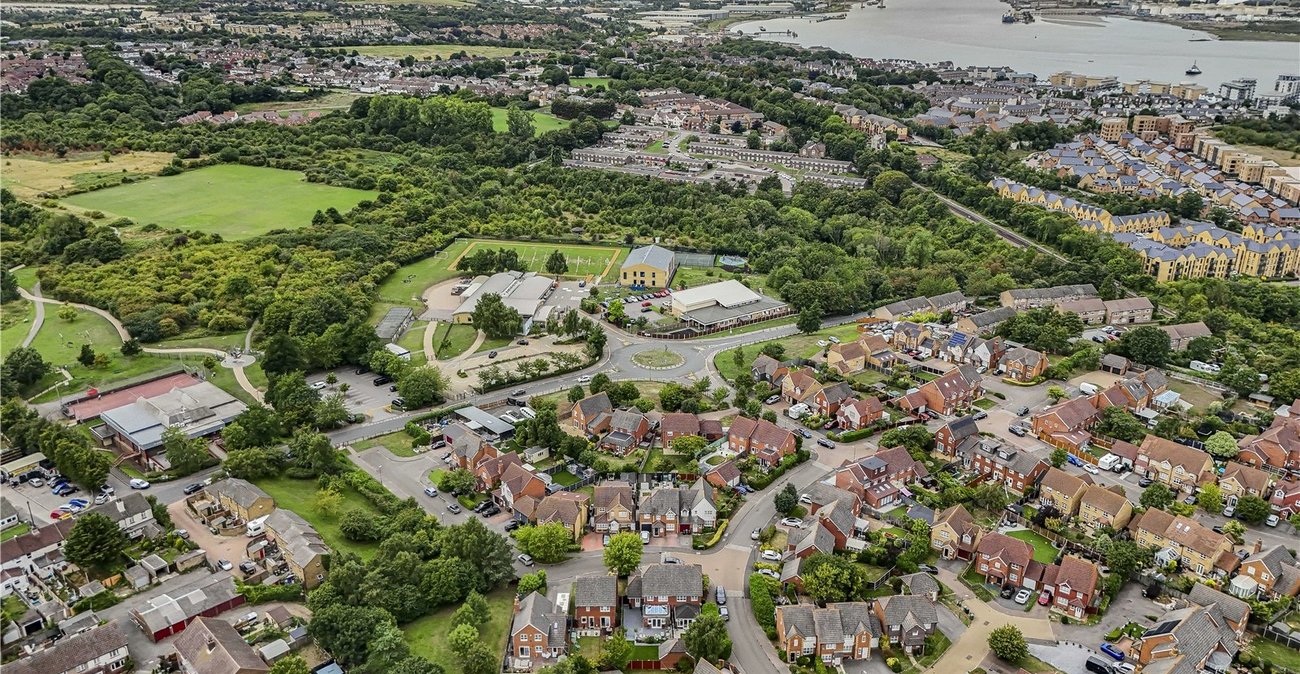 3 bedroom house for sale in Swanscombe | Robinson Jackson