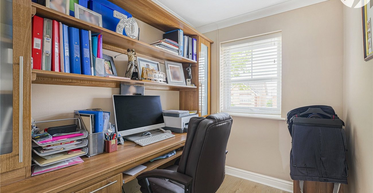 3 bedroom house for sale in Swanscombe | Robinson Jackson