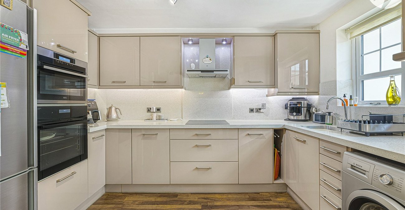 3 bedroom house for sale in Swanscombe | Robinson Jackson