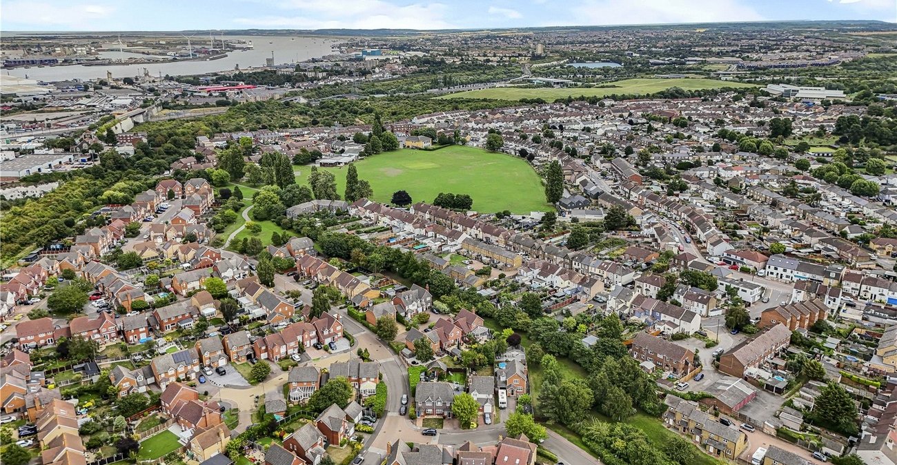 3 bedroom house for sale in Swanscombe | Robinson Jackson