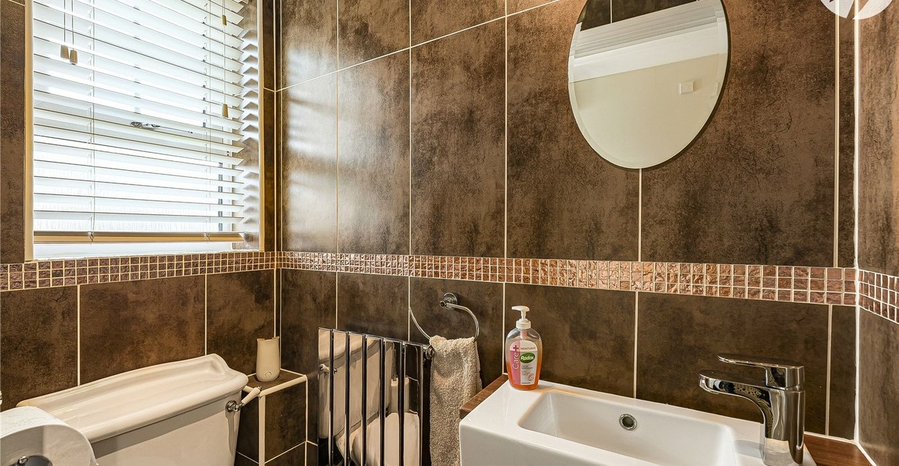 3 bedroom house for sale in Swanscombe | Robinson Jackson