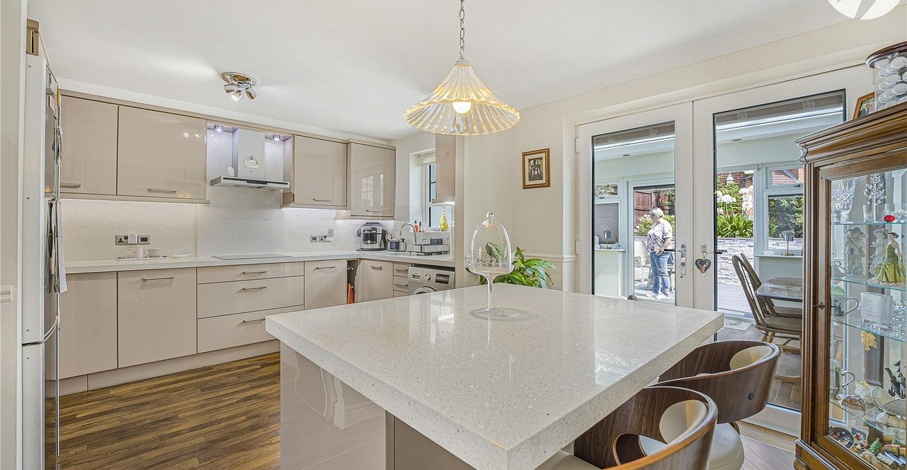 3 bedroom house for sale in Swanscombe | Robinson Jackson