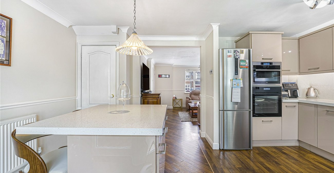 3 bedroom house for sale in Swanscombe | Robinson Jackson