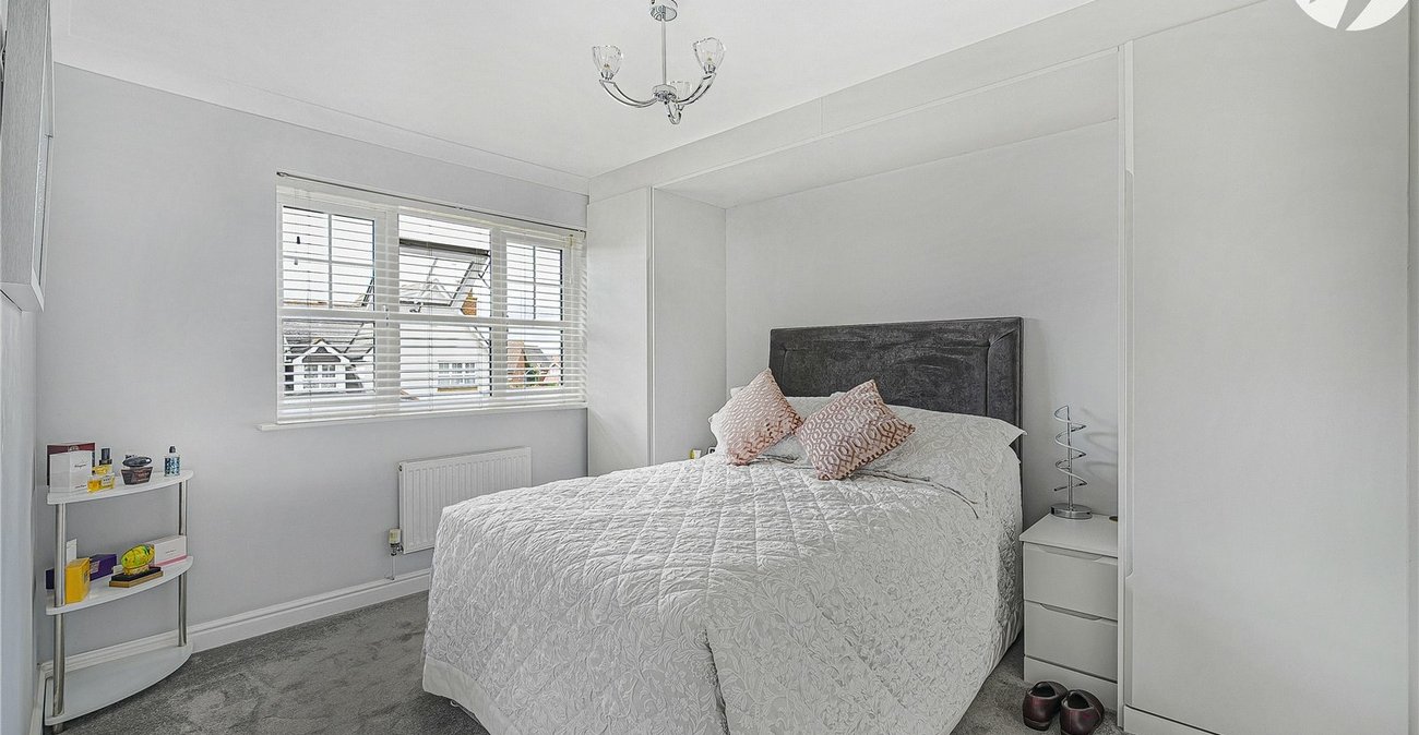 3 bedroom house for sale in Swanscombe | Robinson Jackson