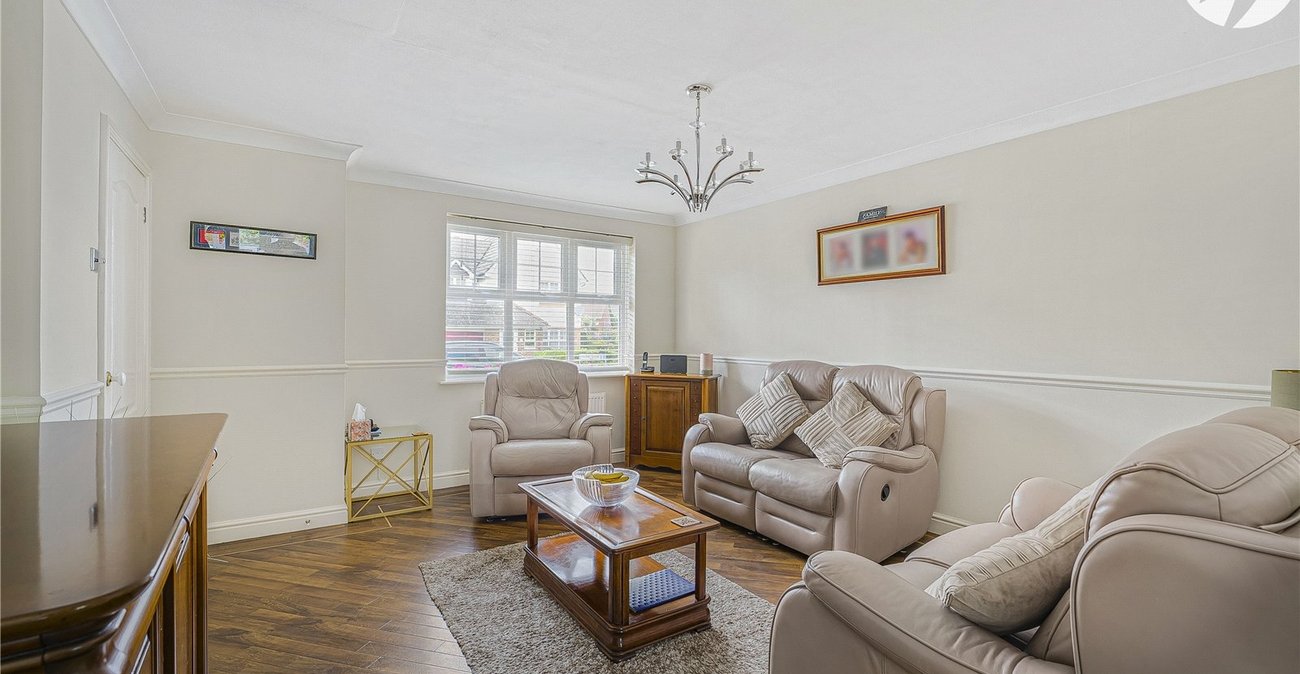 3 bedroom house for sale in Swanscombe | Robinson Jackson
