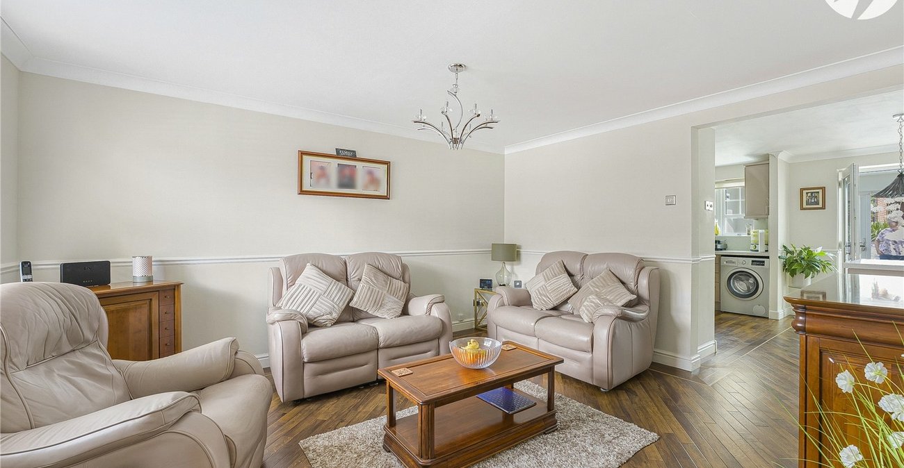 3 bedroom house for sale in Swanscombe | Robinson Jackson