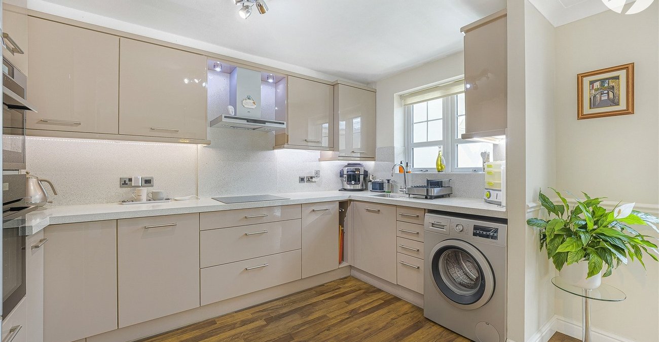 3 bedroom house for sale in Swanscombe | Robinson Jackson
