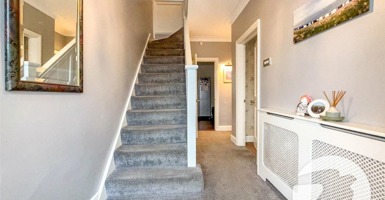 5 bedroom house for sale in London | Robinson Jackson