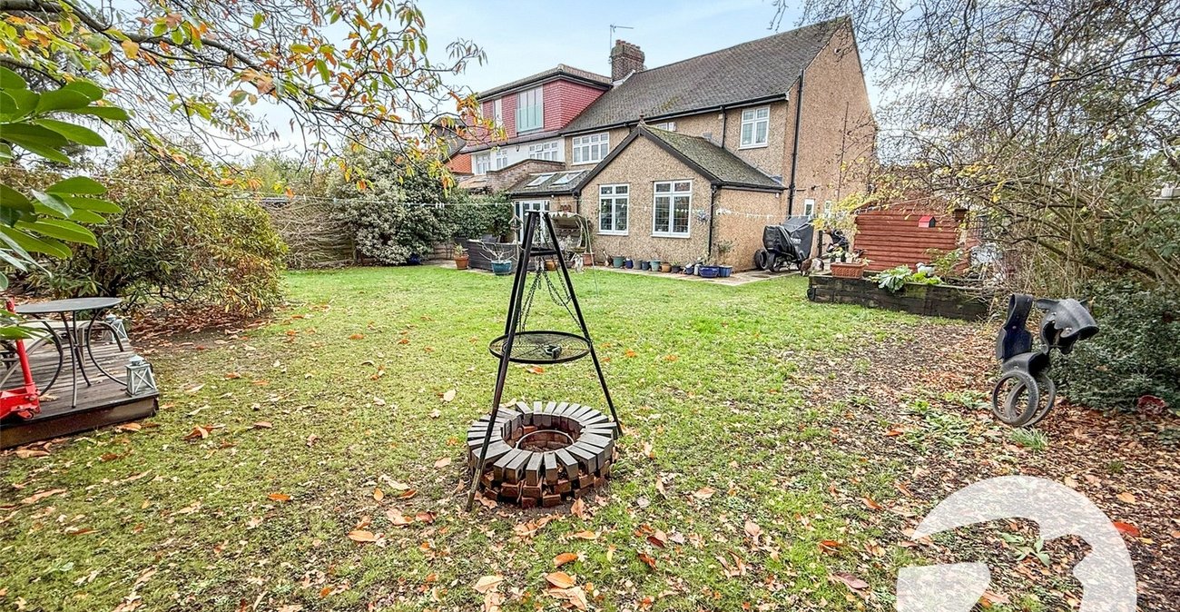 5 bedroom house for sale in London | Robinson Jackson