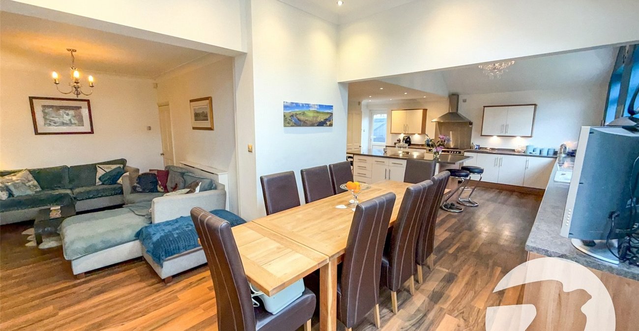 5 bedroom house for sale in London | Robinson Jackson