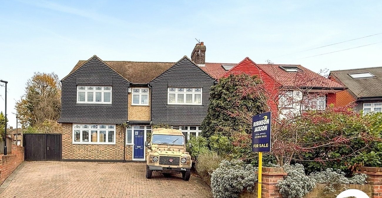 5 bedroom house for sale in London | Robinson Jackson