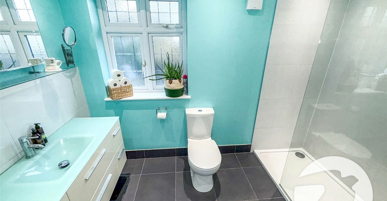 5 bedroom house for sale in London | Robinson Jackson