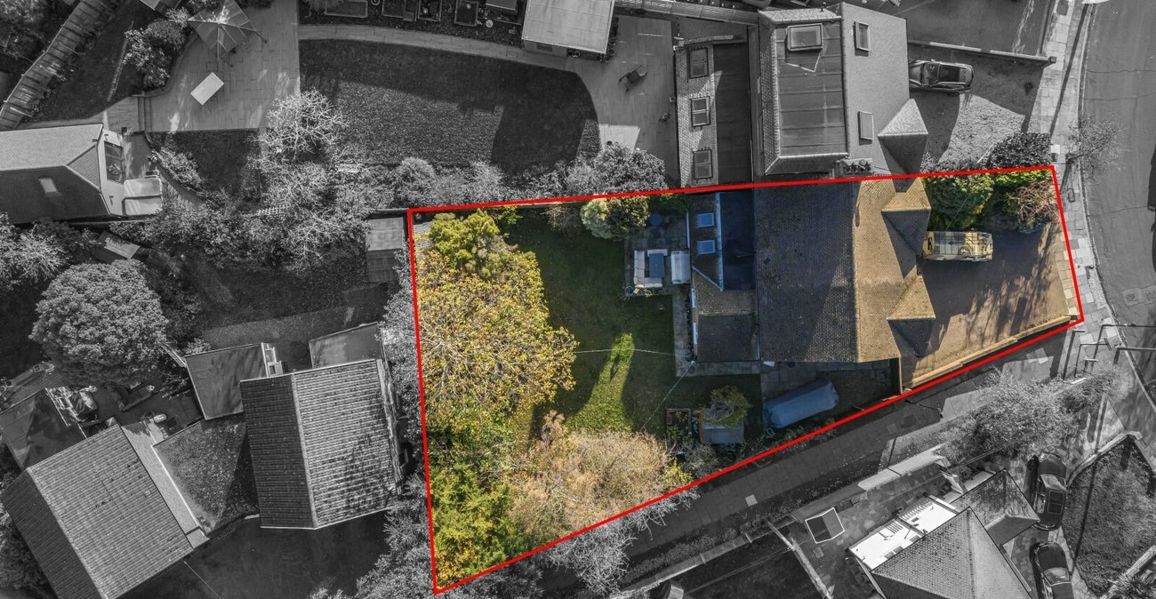 5 bedroom house for sale in London | Robinson Jackson