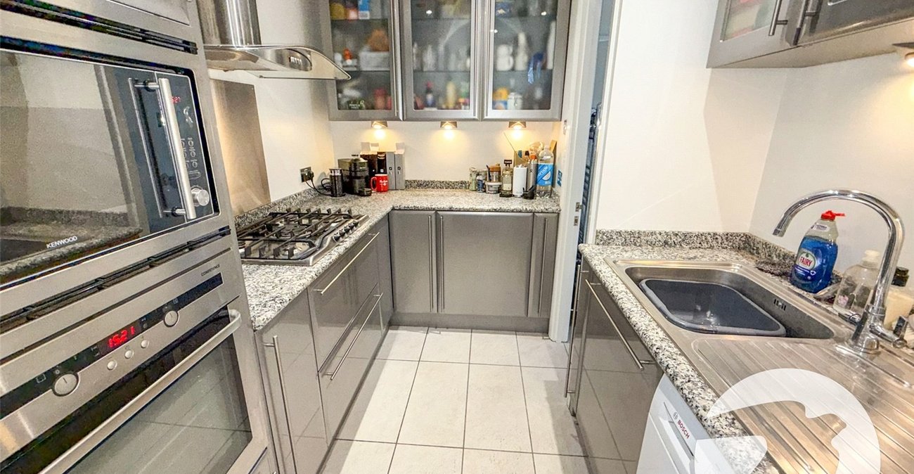 5 bedroom house for sale in London | Robinson Jackson