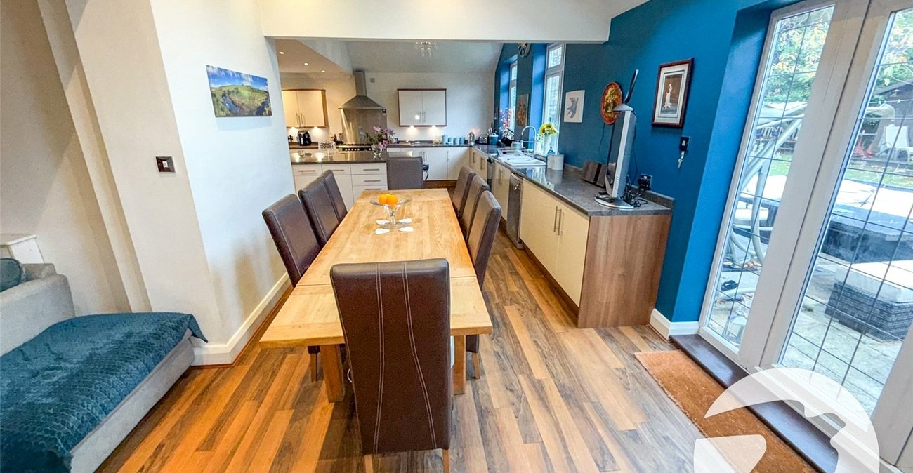 5 bedroom house for sale in London | Robinson Jackson