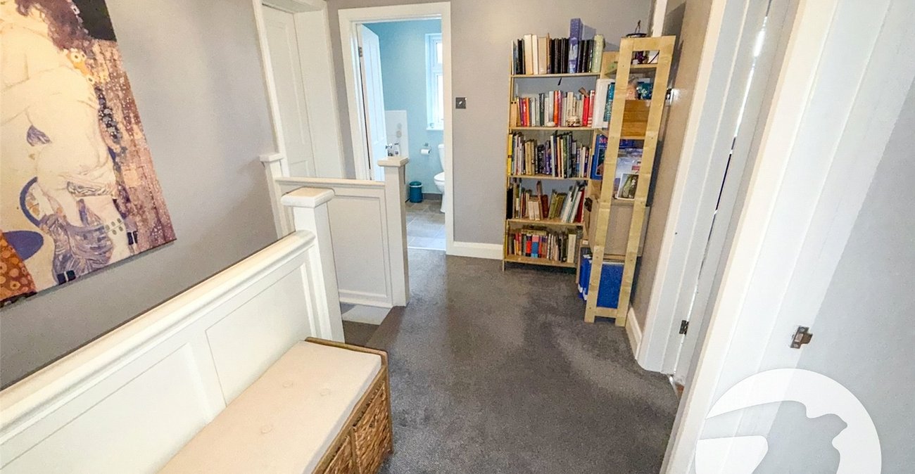 5 bedroom house for sale in London | Robinson Jackson