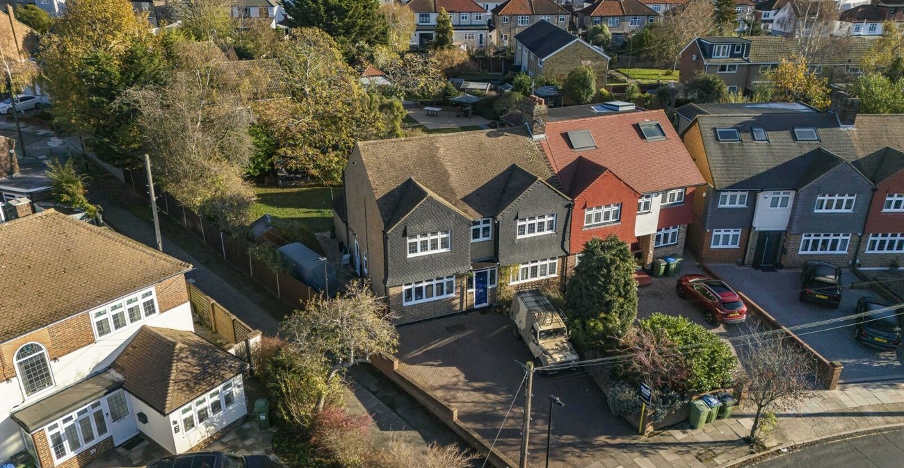 5 bedroom house for sale in London | Robinson Jackson