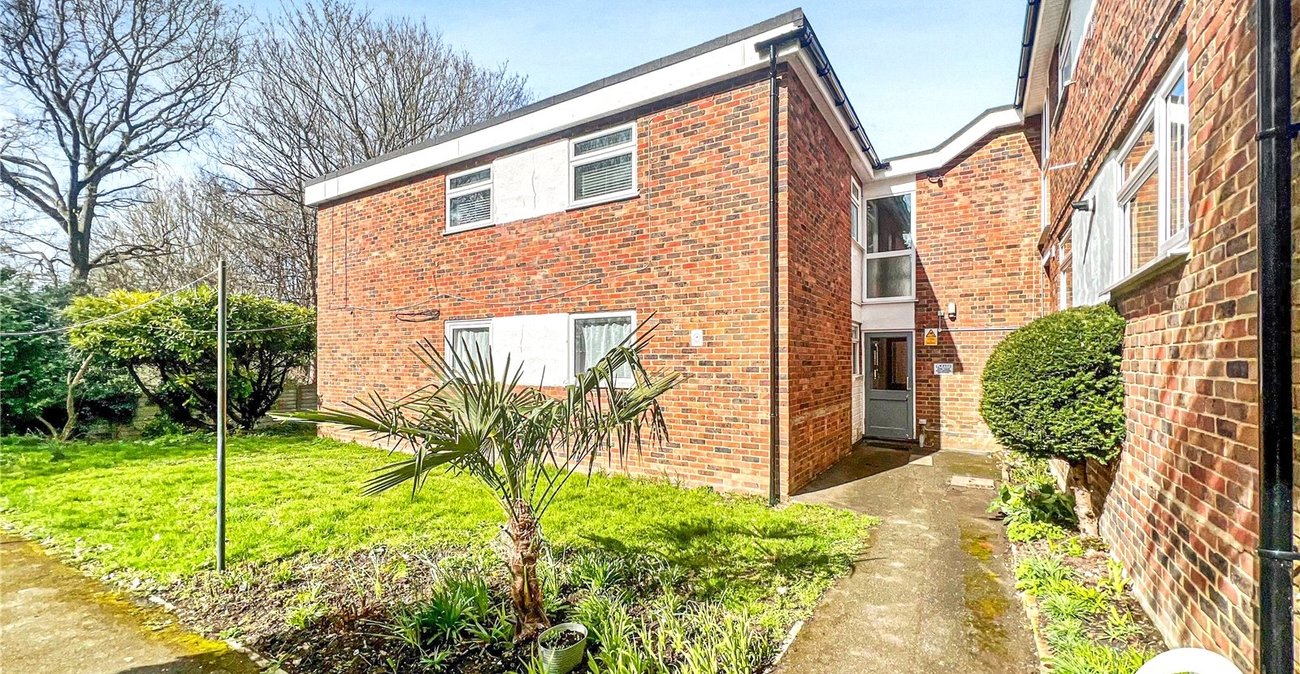 2 bedroom property for sale in South Darenth | Robinson Jackson