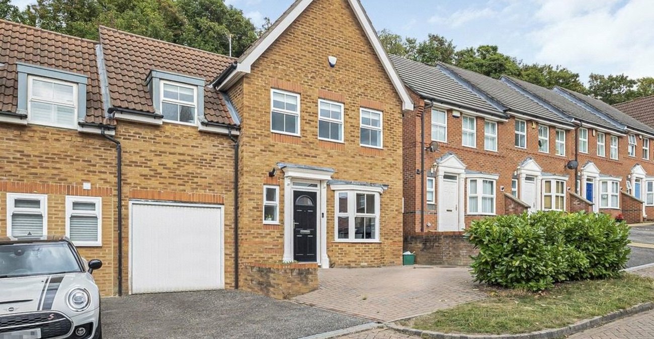 3 bedroom house for sale in Orpington | Robinson Jackson