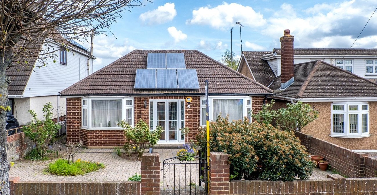 2 bedroom bungalow for sale in Northfleet | Robinson Michael & Jackson