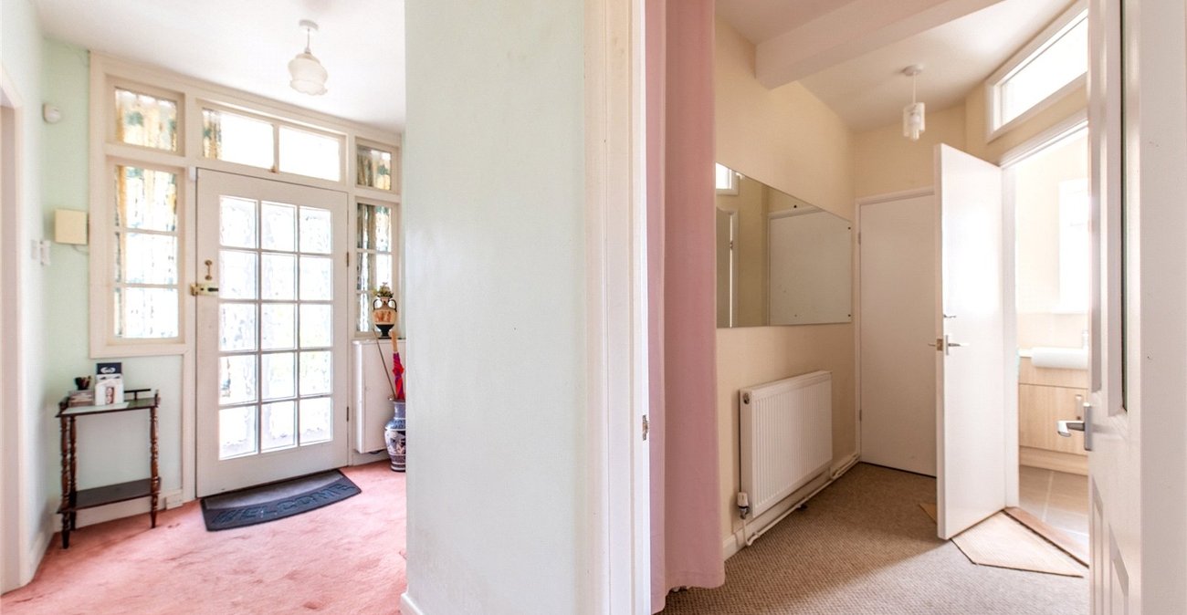 2 bedroom bungalow for sale in Northfleet | Robinson Michael & Jackson