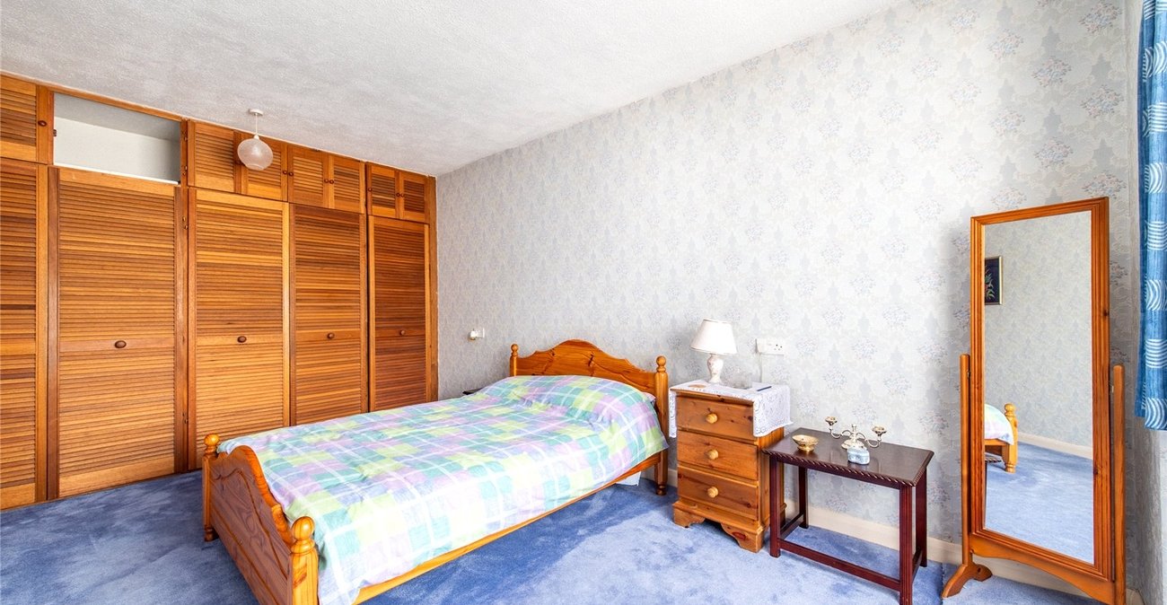 2 bedroom bungalow for sale in Northfleet | Robinson Michael & Jackson