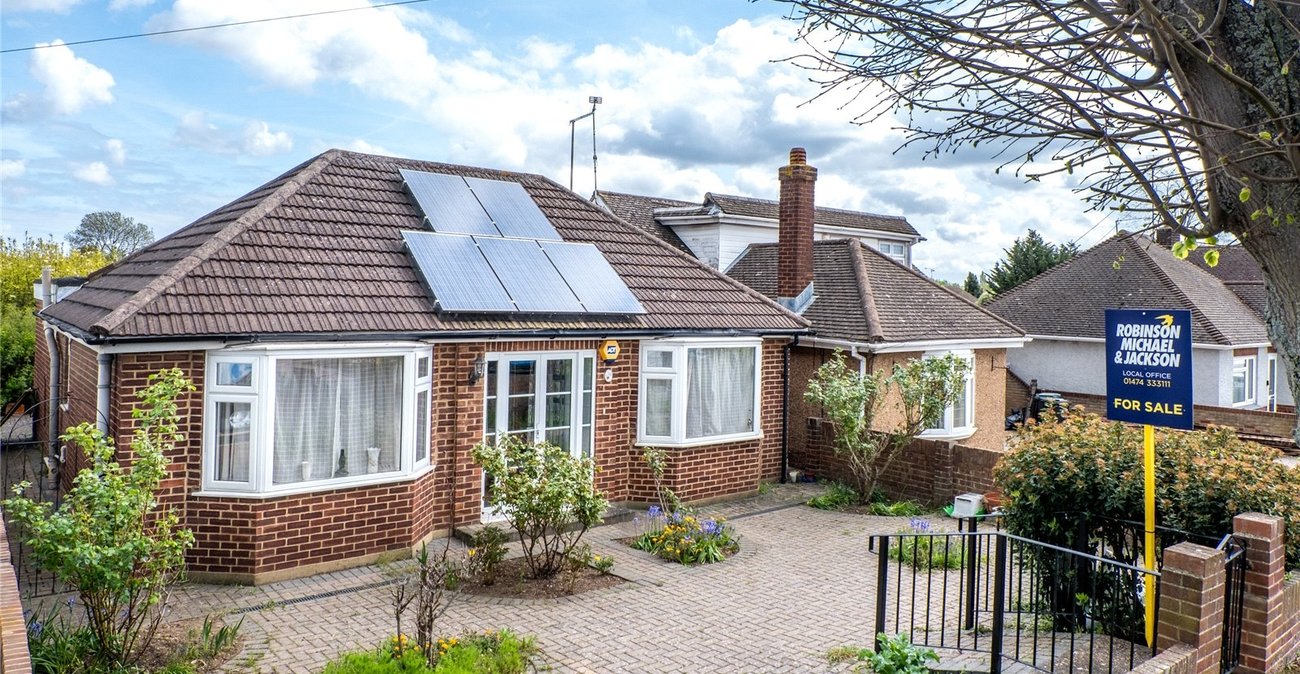 2 bedroom bungalow for sale in Northfleet | Robinson Michael & Jackson
