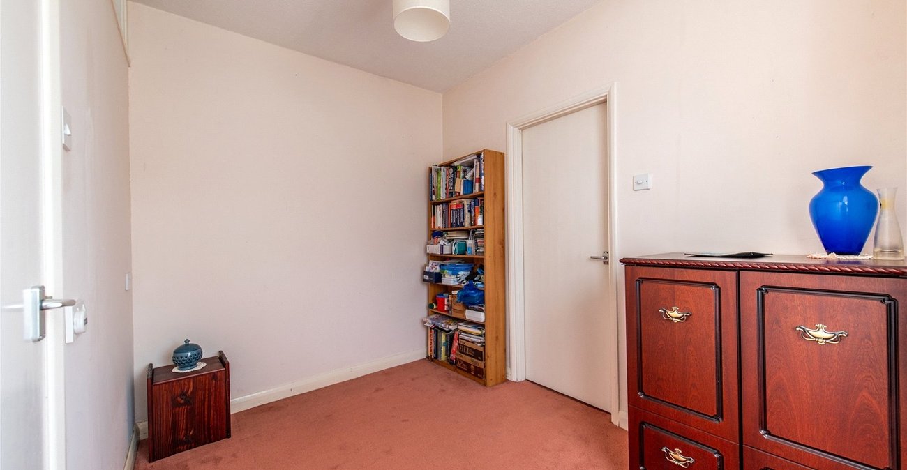2 bedroom bungalow for sale in Northfleet | Robinson Michael & Jackson