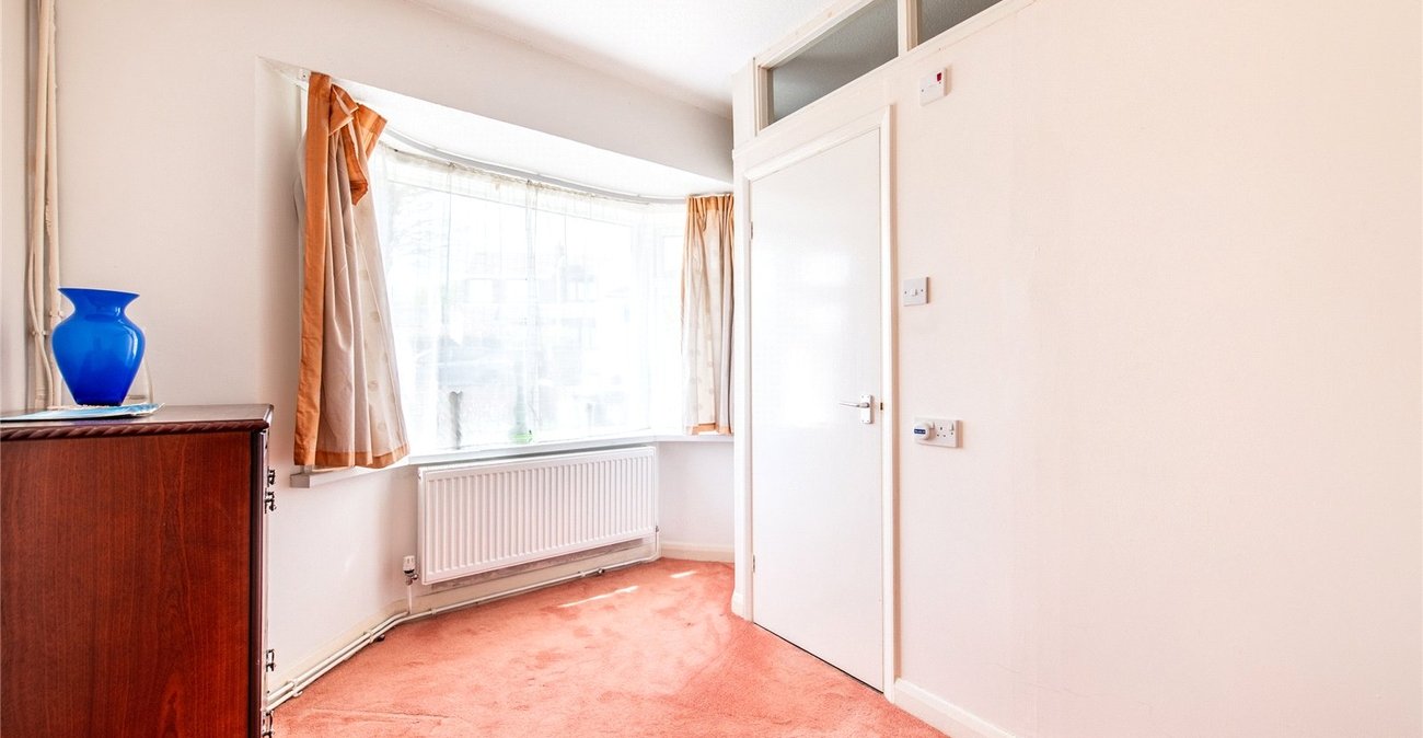 2 bedroom bungalow for sale in Northfleet | Robinson Michael & Jackson