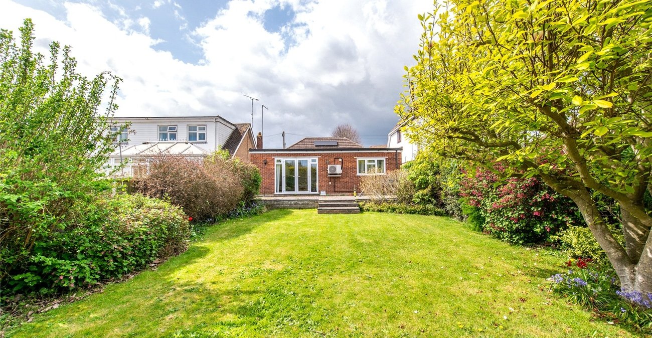 2 bedroom bungalow for sale in Northfleet | Robinson Michael & Jackson