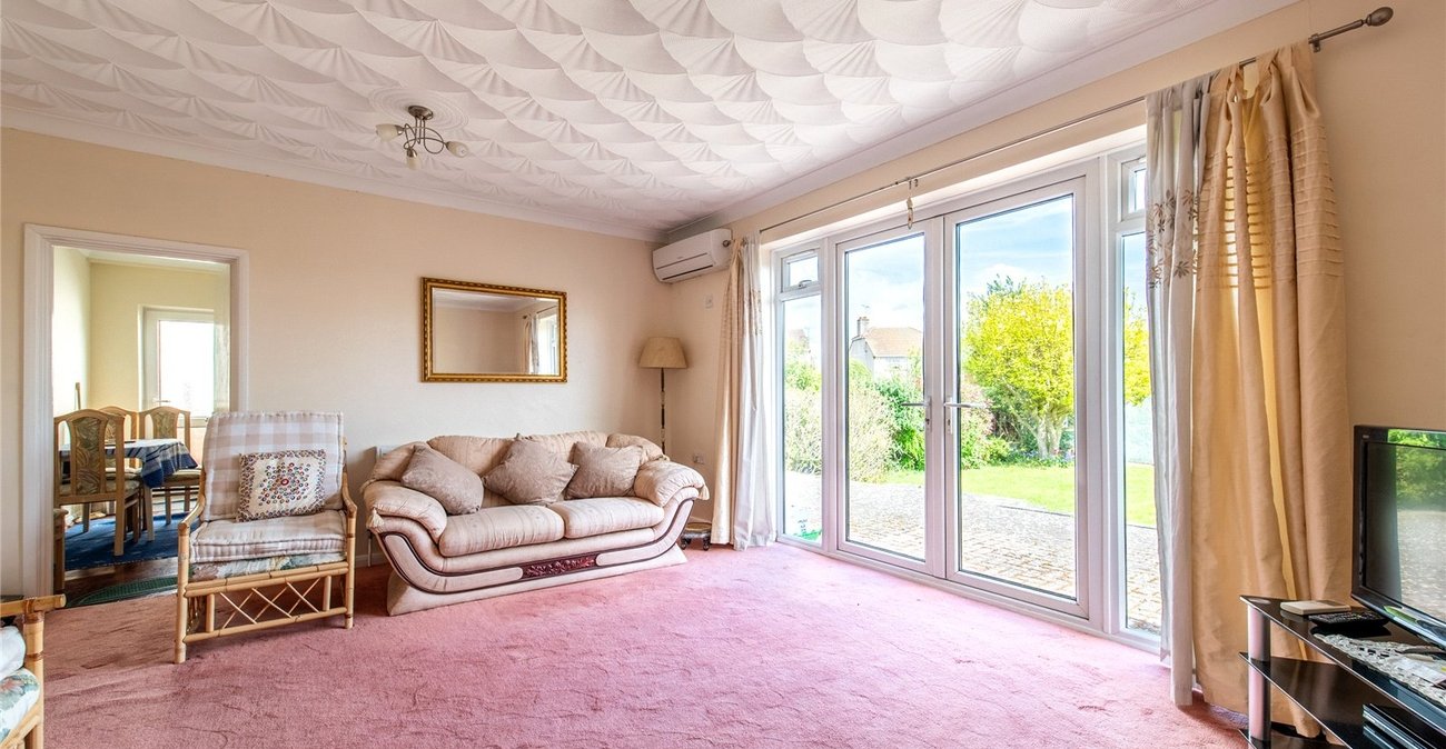 2 bedroom bungalow for sale in Northfleet | Robinson Michael & Jackson