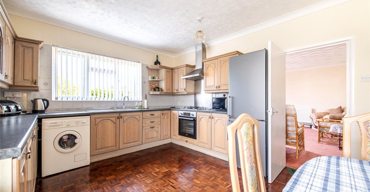 2 bedroom bungalow for sale in Northfleet | Robinson Michael & Jackson