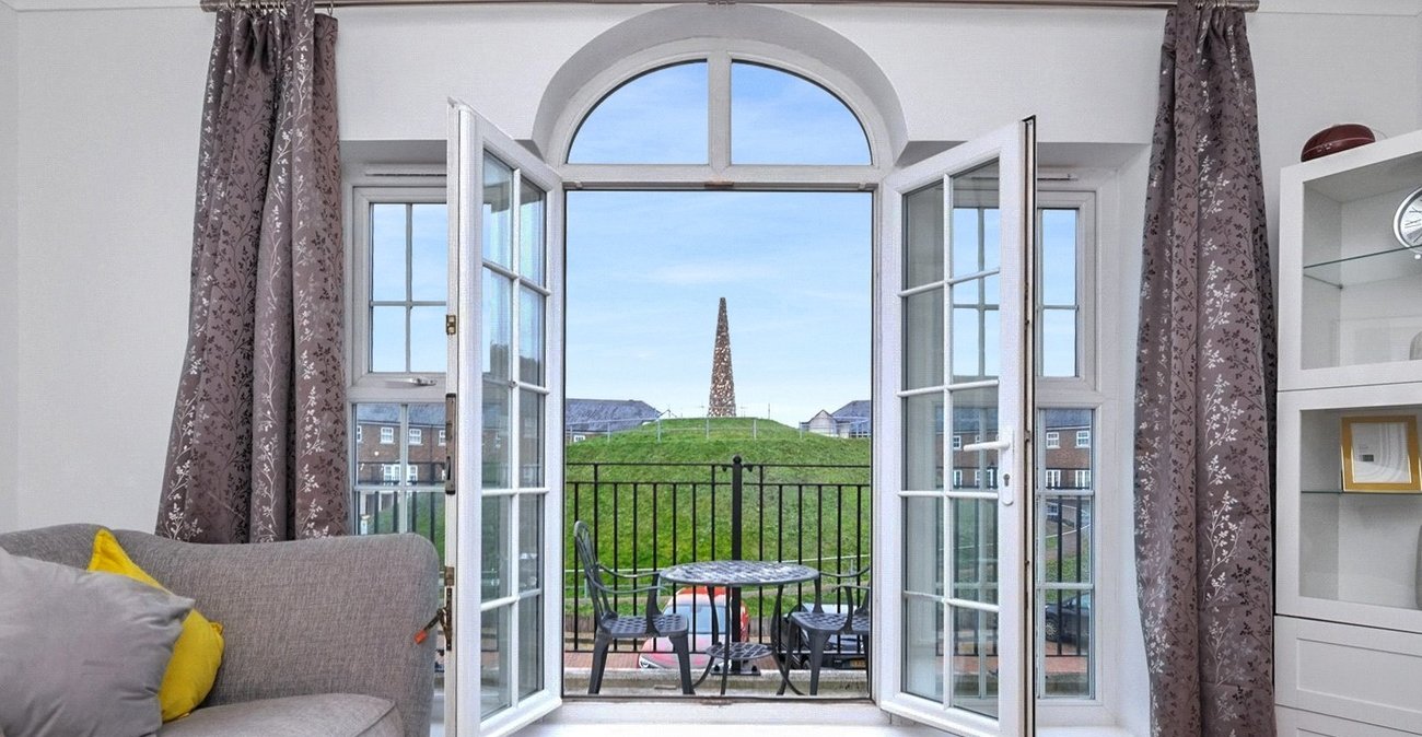 4 bedroom property for sale in Greenhithe | Robinson Jackson