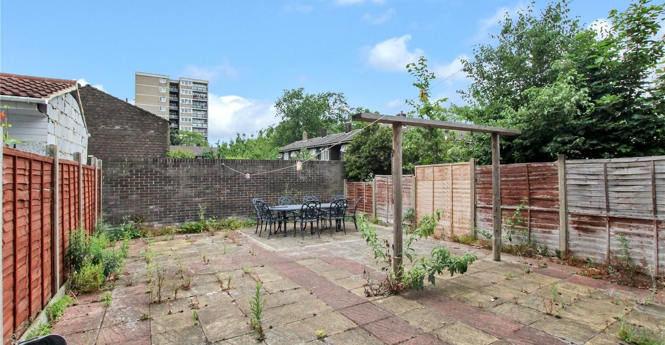 4 bedroom house for sale in Shooters Hill | Robinson Jackson