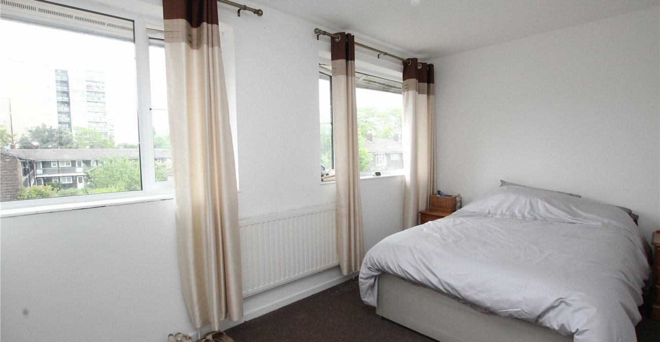 4 bedroom house for sale in Shooters Hill | Robinson Jackson