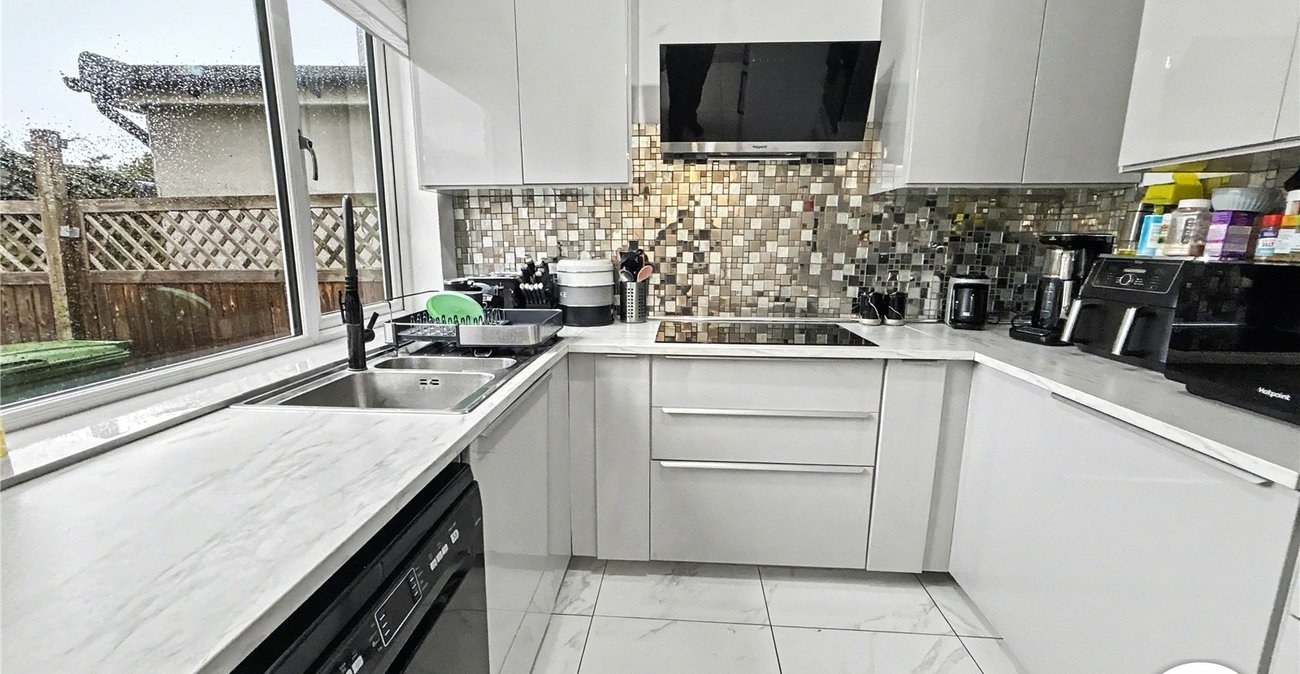 3 bedroom house for sale in Sidcup | Robinson Jackson