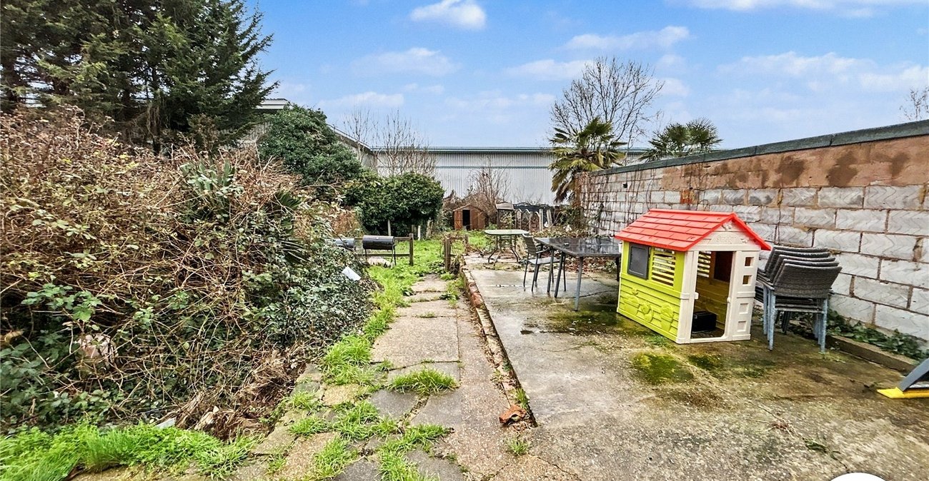 3 bedroom house for sale in Sidcup | Robinson Jackson