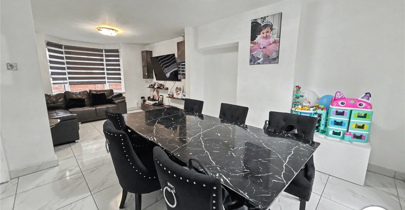 3 bedroom house for sale in Sidcup | Robinson Jackson