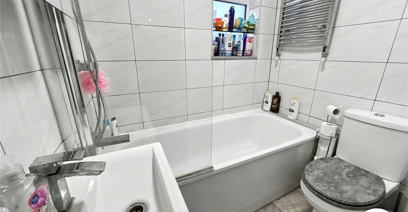 3 bedroom house for sale in Sidcup | Robinson Jackson