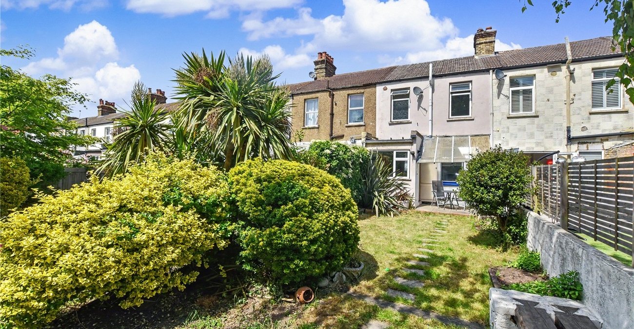 2 bedroom house for sale in Bexleyheath | Robinson Jackson