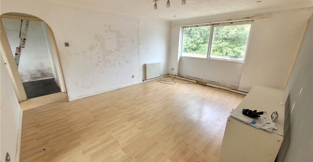 2 bedroom property for sale in Farnborough | Robinson Jackson