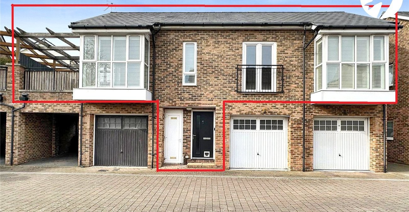 2 bedroom property for sale in Greenhithe | Robinson Jackson