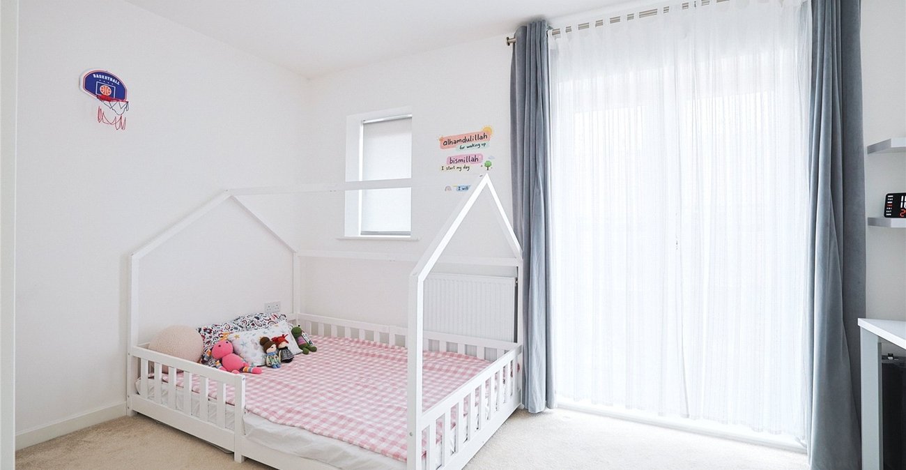 2 bedroom house for sale in Northfleet | Robinson Michael & Jackson