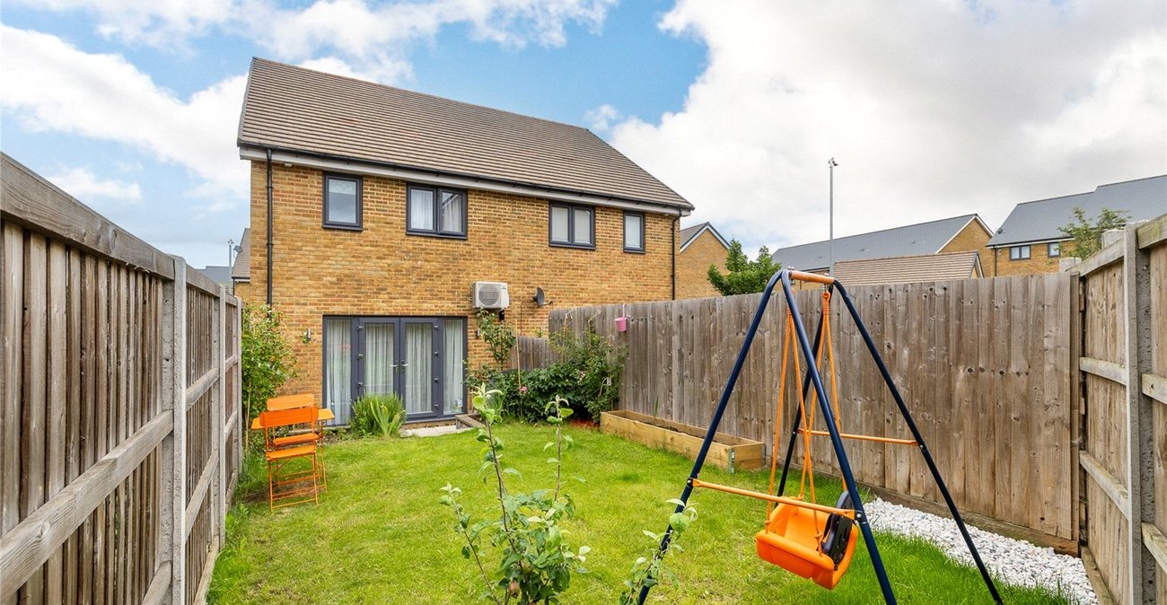 2 bedroom house for sale in Northfleet | Robinson Michael & Jackson