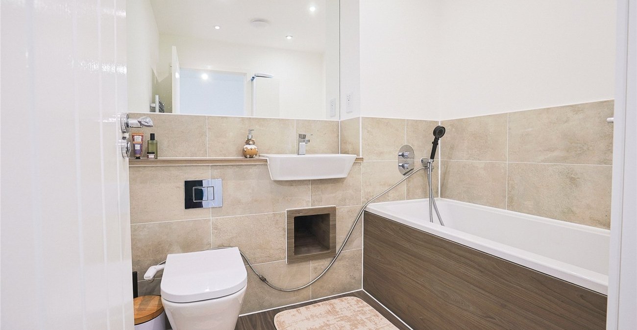 2 bedroom house for sale in Northfleet | Robinson Michael & Jackson